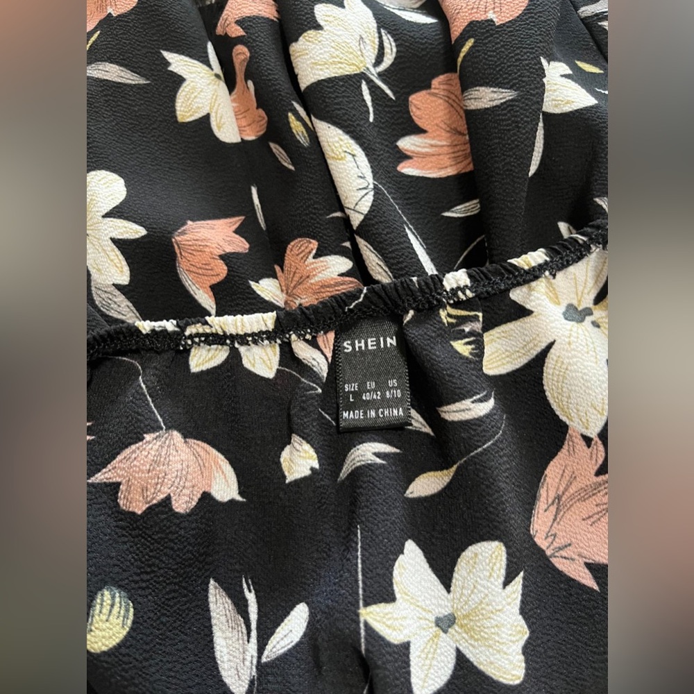 💙SHEIN Women Floral Print Cami Romper in Small Black and Pink - Picture 10 of 10